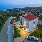 Rozeta Βίλα *