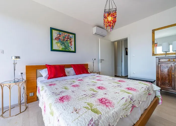 Rozeta Βίλα Marčana